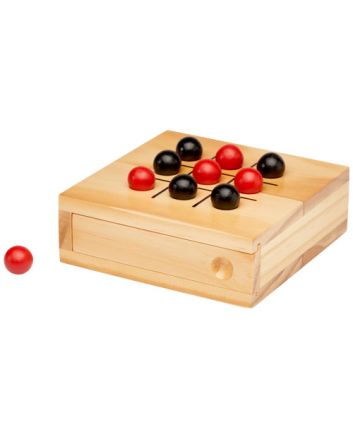 Strobus wooden tic-tac-toe game