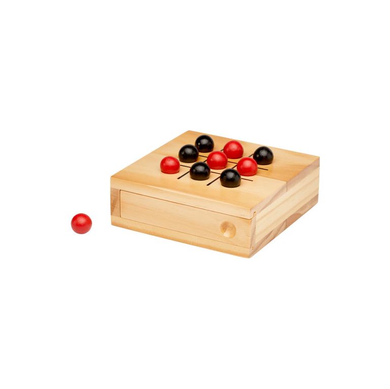 Strobus wooden tic-tac-toe game